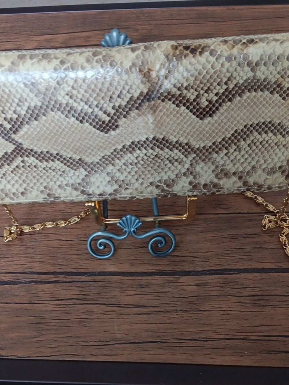 Supreme Handbag from 1970. Snakeskin Clutch With Optional Chain - Picture 10 of 11